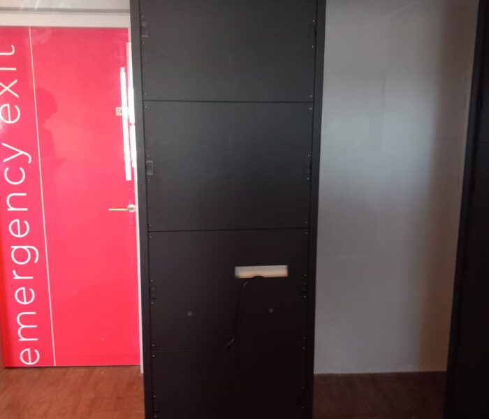 14 electrificatie doorvoeren vergadercabine